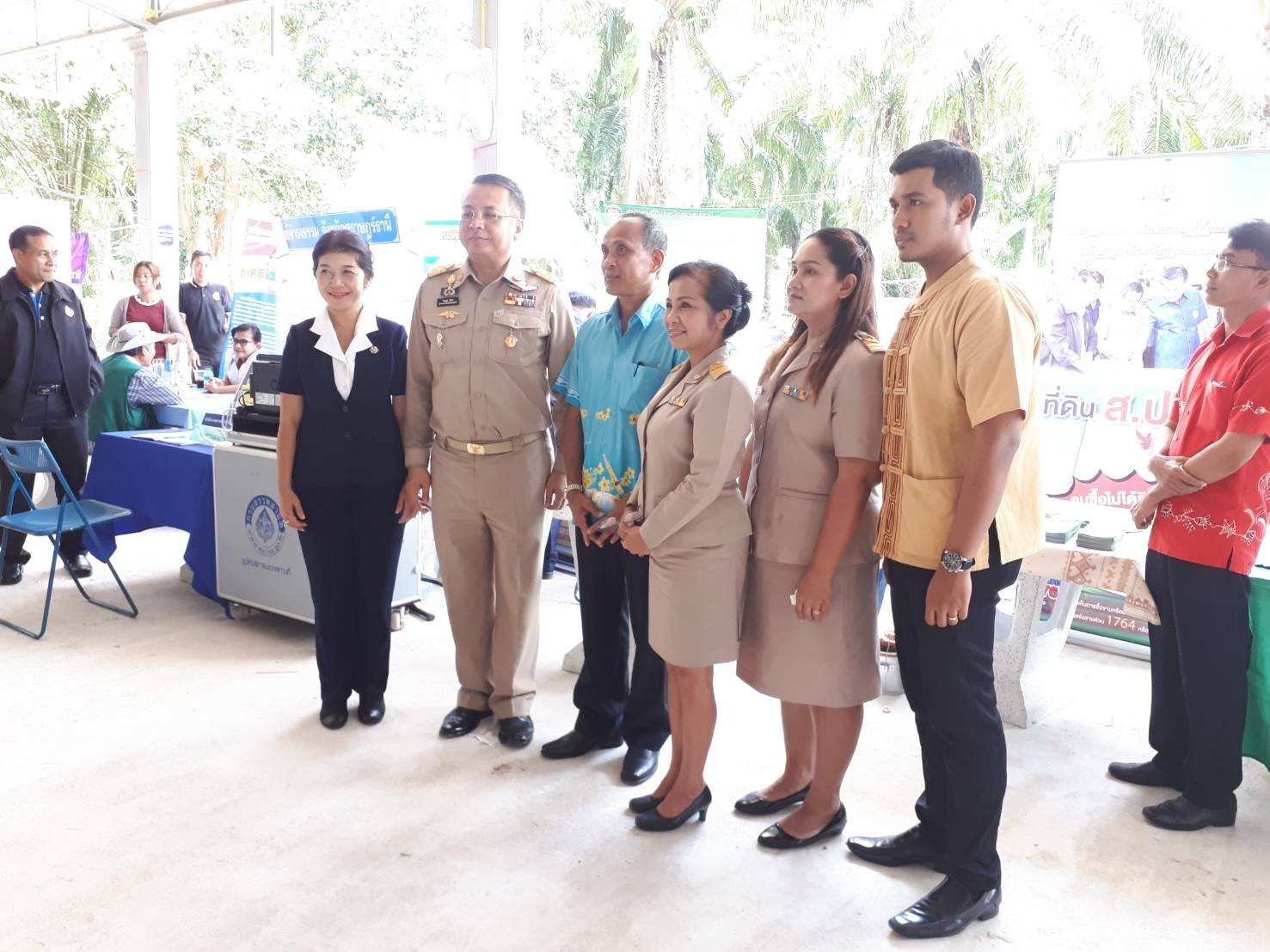 โครงการ "บำบัดทุกข์ บำรุงสุข สร้างรอยยิ้มให้ประชาชน" ณ วัดวิกรมประชาราม ต.บ้านส้องอ.เวียงสระ จ.สุราษฎร์ธานีวันอังคารที่ ๒๒ พฤษภาคม ๒๕๖๑